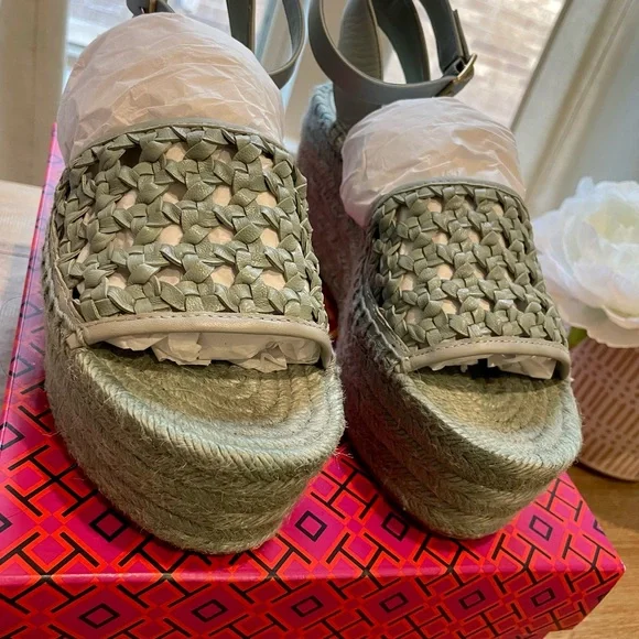 Tory Burch Sandals - Picture 6 of 8